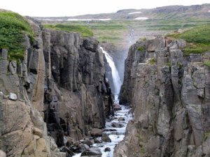 A nice waterfall within walking distance from Klúka!