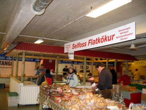 Kolaportið-Flatkökur and shark